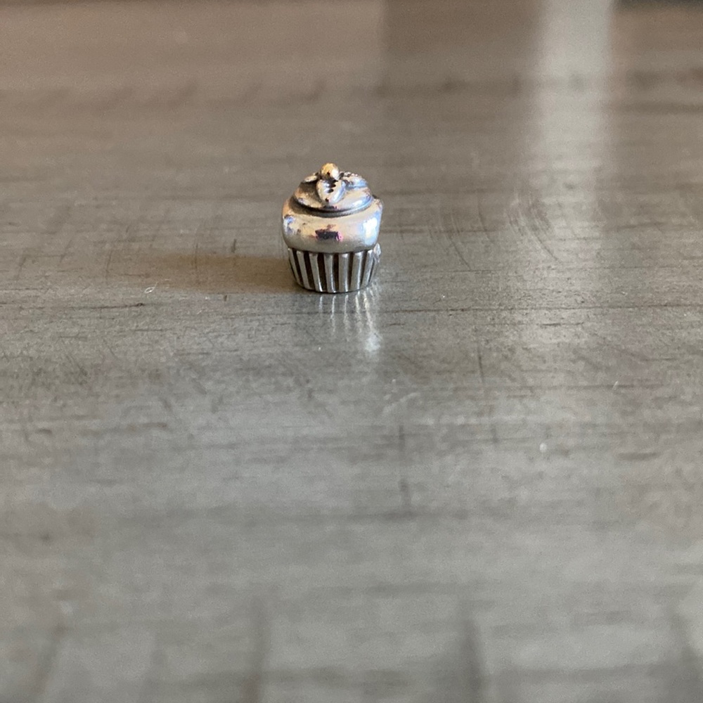 Pandora Cupcake Charm
